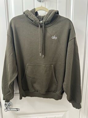 ALO Yoga Accolade Olive Green Hoodie